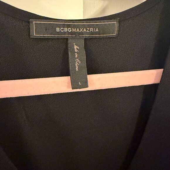 BCBG MAX AZRIA BLACK VNECK FLOWY TOP WOMENS SZ LARGE - Picture 2 of 2